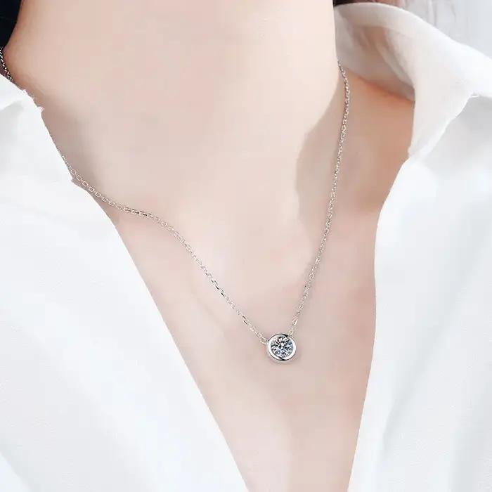 Collier Moissanite Argent Sterling 925 Plaqué Or Blanc pour Femmes Occasions Spéciales Partie Anniversaire Mariage