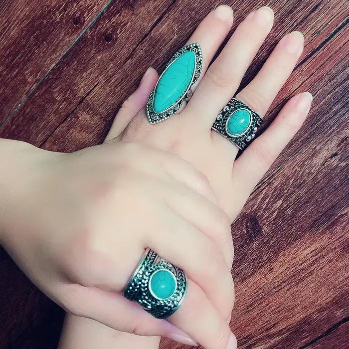 Bague tibétaine en argent vintage avec turquoise synthétique pour femmes occasions spéciales soirée chic cocktail