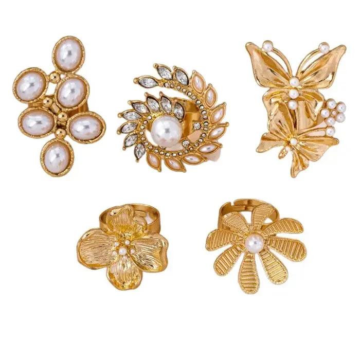 Ensemble de bagues dorées polyvalentes et tendance avec éléments perlés pour femme – Élégance simple