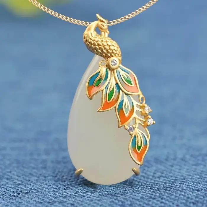 Collier classique en porcelaine émaillée incrustée de Zircon naturel Hetian Jade ovale