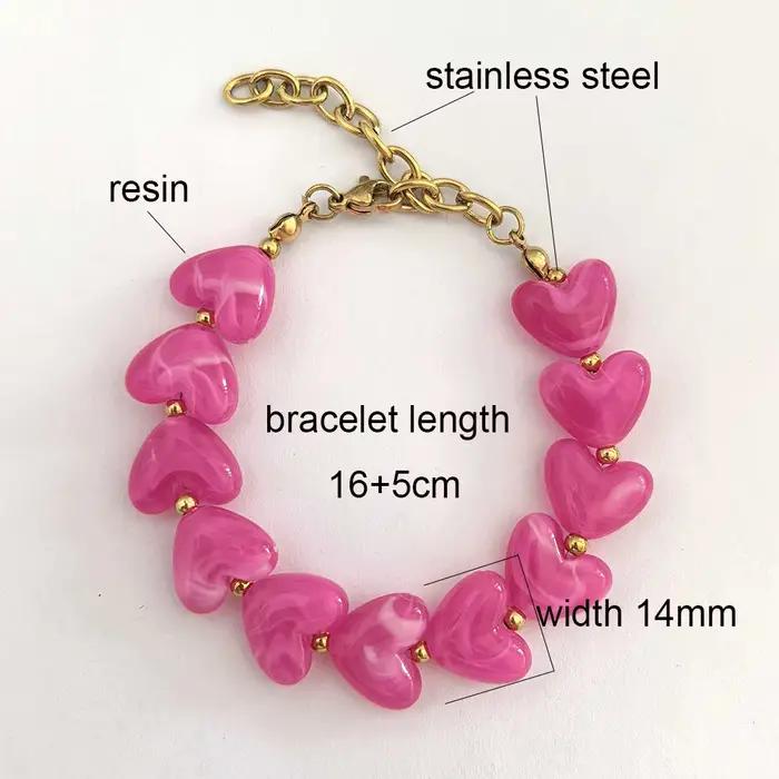 Bracelet Cœur Femme Perles Résine Acrylique Chaîne Déclaration d'Amour Beige Acier Inoxydable Étanche Couleur Or PVD Vente en Gros