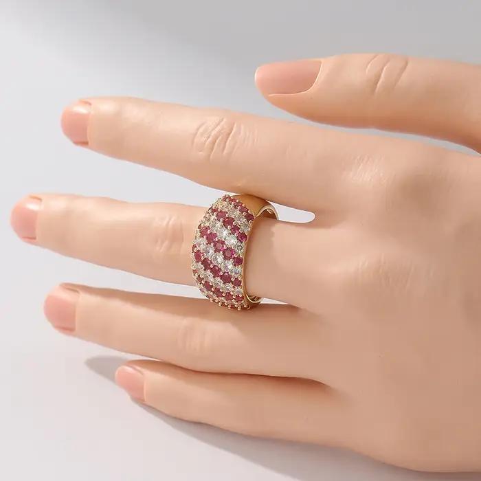 Bague Géométrique Entièrement Pavée de Zircone Synthétique Colorée pour Femme, Bijou Scintillant Tendance pour Cadeaux Spéciaux Occasions Festives