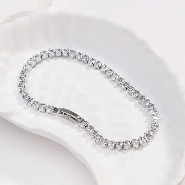Nouveau Marquise ovale carré coupe luxe couleur argent sur la main Tennis Bracelet