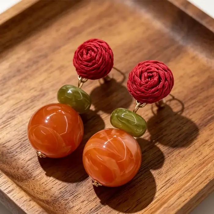 Boucles d'oreilles pendantes en perles acryliques en forme de fleur de raphia pour femmes, bijoux à