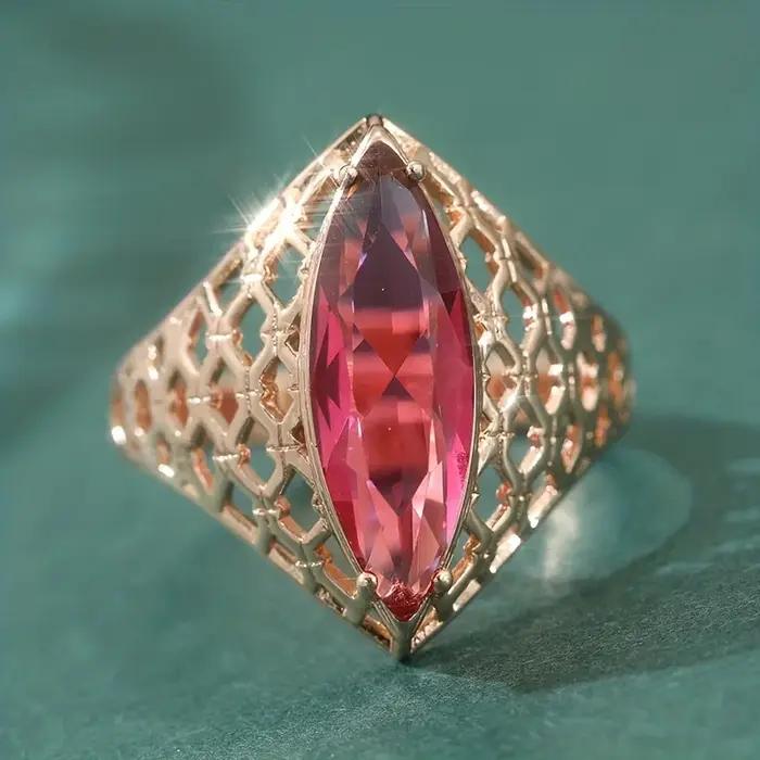 Bague élégante en forme de losange avec zircone synthétique rouge et or rose pour femme