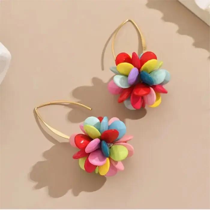 Boucles d'oreilles bohèmes couleur bonbon fleurs perlées aléatoires pour femmes élégantes et décontractées cadeau occasions spéciales