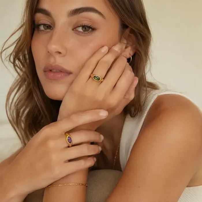 Bague en acier inoxydable plaquée or 18 carats avec zirconium coloré pour femmes occasions spéciales
