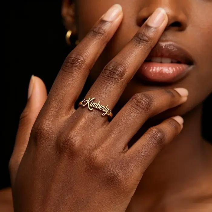 Bague ajustable avec nom en écriture cursive personnalisée