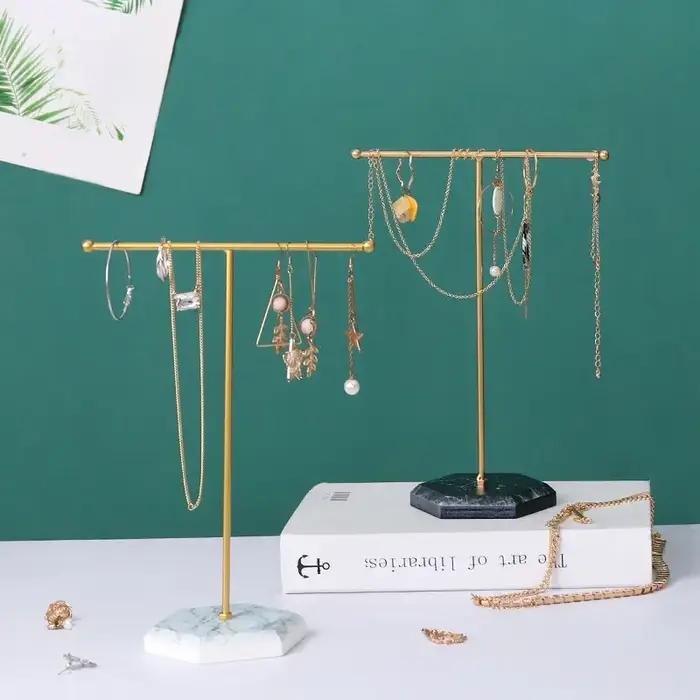 1pcs Bijoux Présentoir Pour Les Hommes Et Les Femmes Style Minimaliste Bureau Finition T En Forme D'ornements