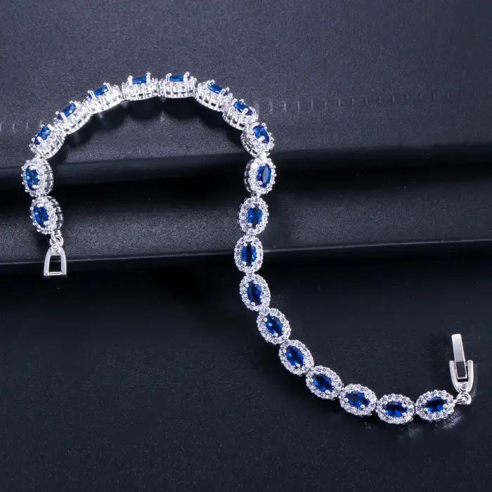 Bracelets de marque couleur argent pour femmes