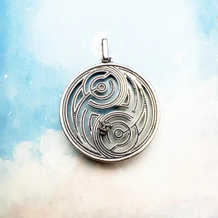 Pendentif Panthère Labyrinthe Rond en Argent Sterling 925 pour Femmes et Hommes Occasions Spéciales