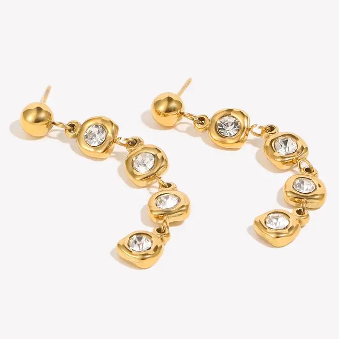 Boucles d'oreilles longues en zircon E.B.belle