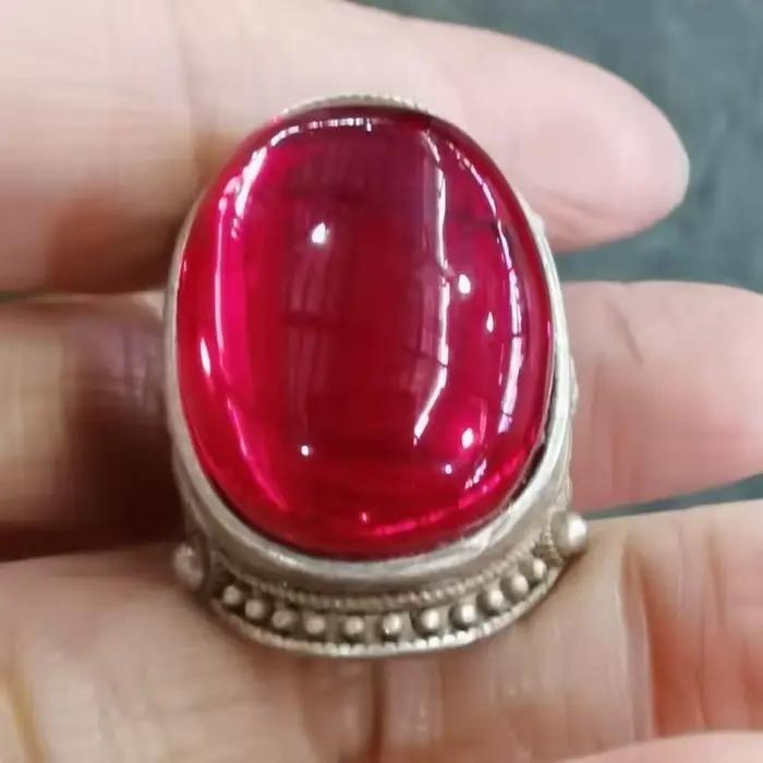 Bague ouverte vintage en argent incrustée de rubis