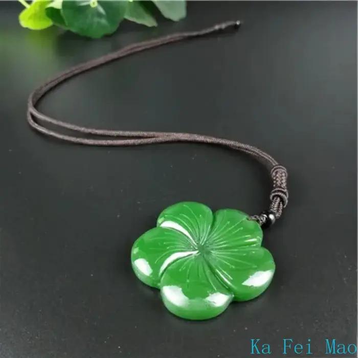 Collier pendentif trèfle en Jade chinois vert naturel