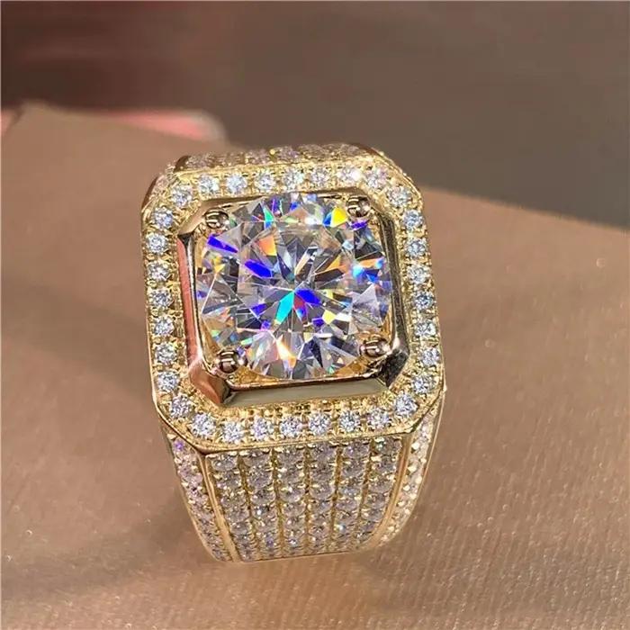 Bague ronde en pierre de Zircon blanc brillant