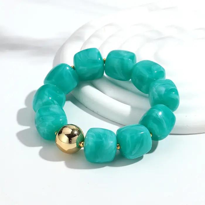 Bracelets élastiques en perles carrées en acrylique pour femmes