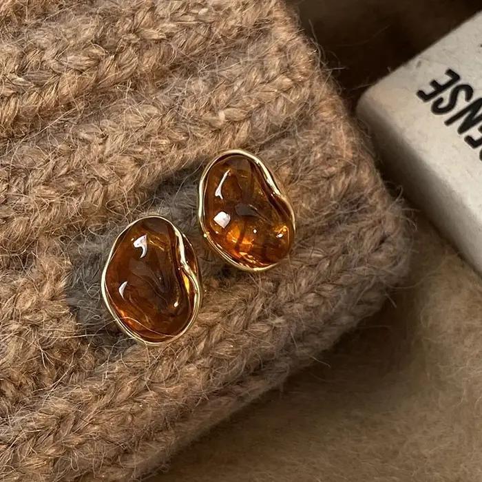Vintage Style coréen Maillard marron oreille Clips femmes 2025 nouveau café à la mode irrégulier géométrique Clip boucles d'oreilles sans trou d'oreille