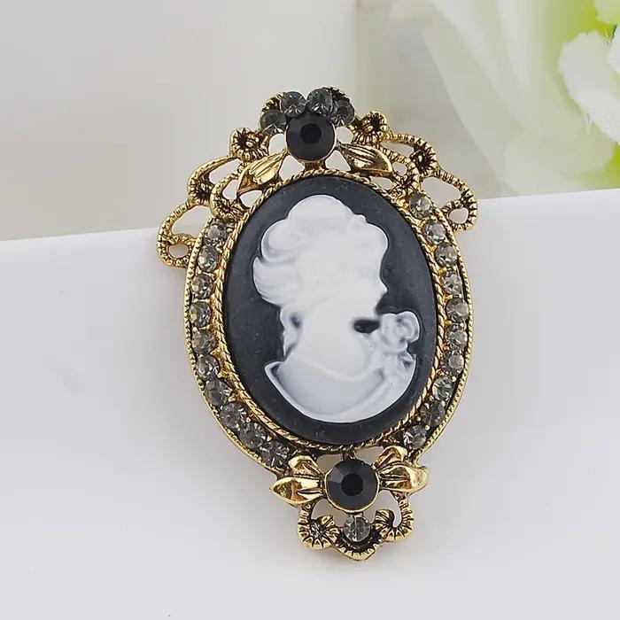 Broche Vintage Charmante en Résine avec Motif Tête de Reine de Beauté pour Occasions Spéciales et Tenues Chic FEMME