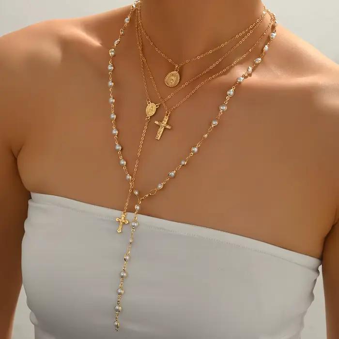 Collier ras-de-cou superposé avec croix