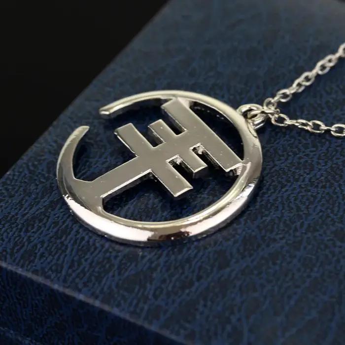 Porte-clés Tokio Hotel pendentif collier unisexe mode forme clé pour fans de K-pop anniversaire cadeau