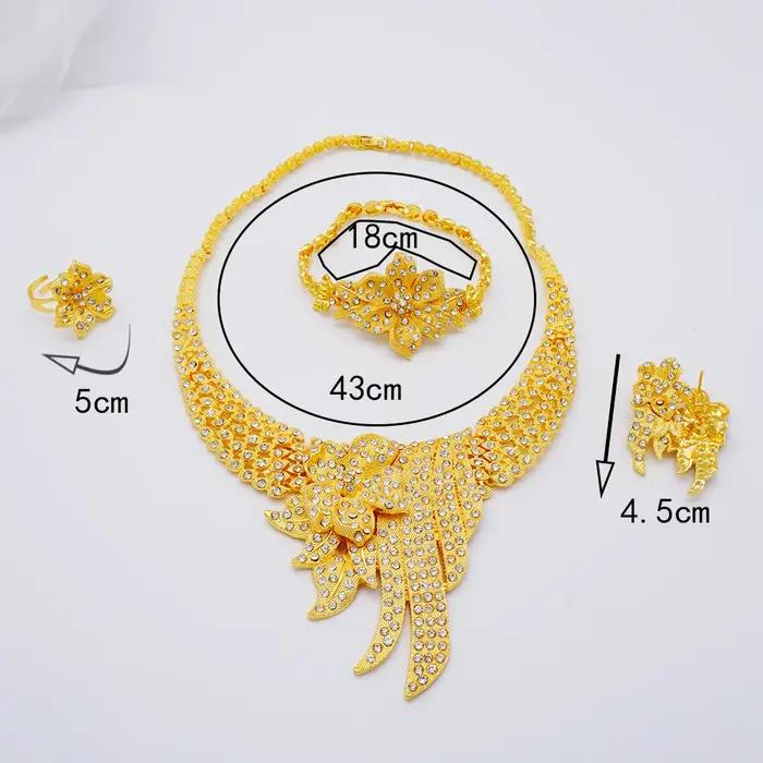 Parures de bijoux couleur or de Dubaï