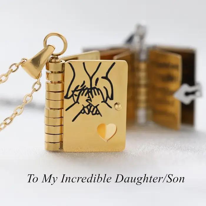 Collier de livre de fille