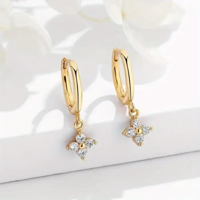 Boucles d'oreilles créoles trèfle en argent sterling 925