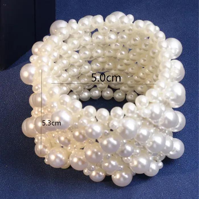 Bracelet en perles simulées à la mode pour femmes avec motifs géométriques et fermoir de sécurité invisible pour tous les styles et occasions spéciales