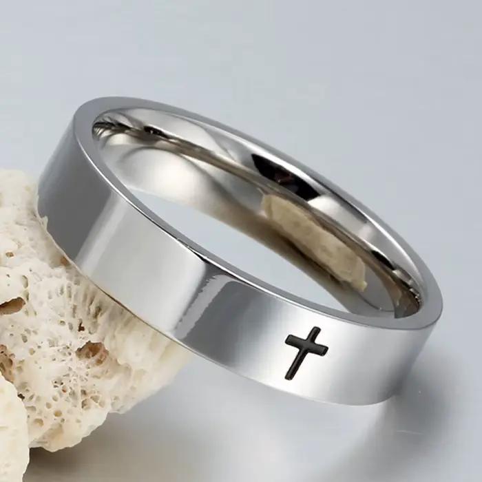Bague croix en acier inoxydable pour homme et femme, cadeau idéal pour occasions spéciales, mariage, anniversaire et fêtes religieuses