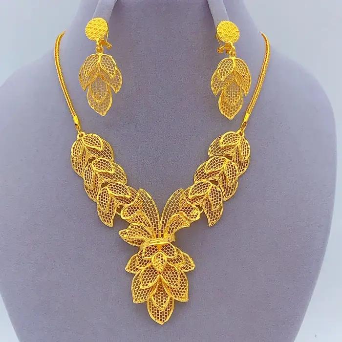 Ensemble de bijoux plaqué or 24 carats pour femmes