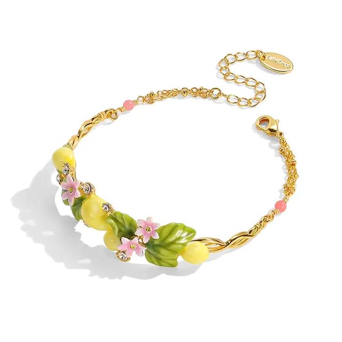 Bracelet Citron Émaillé Plaqué Or 'Juicy Grape' Réglable, Bijou Bohème d'Été, Breloques Fleur et Fru