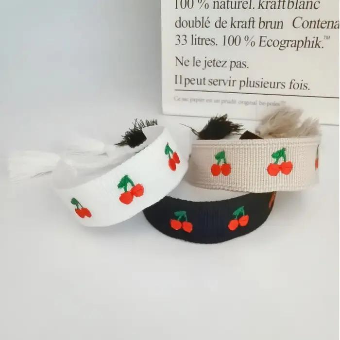 Bracelet bohème brodé en ruban à motif cerise pour femmes