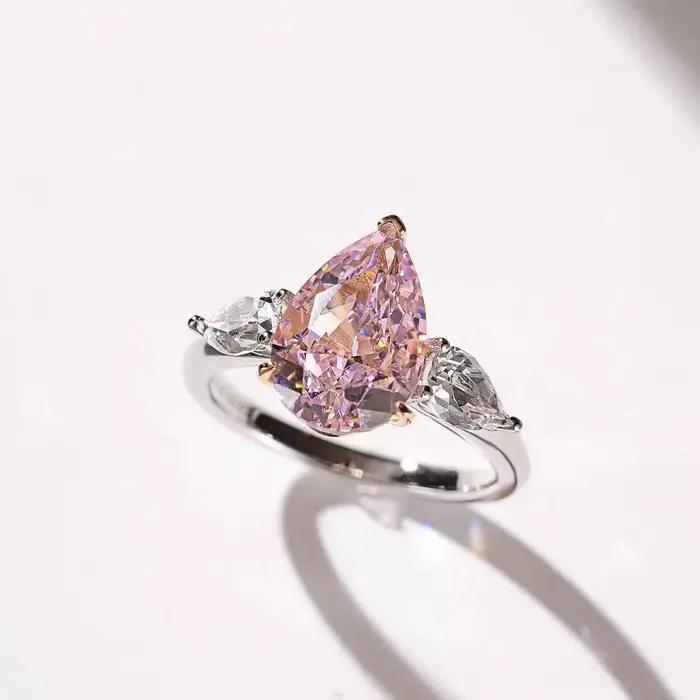 Bague de fiançailles en diamant de laboratoire rose synthétique en forme de formage