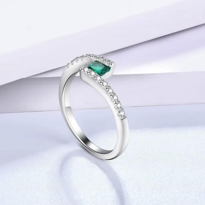 Charmant minimaliste 1.0 Carat créé bague émeraude pierre précieuse 925 en argent Sterling pour les femmes bague de fiançailles bijoux fins en gros