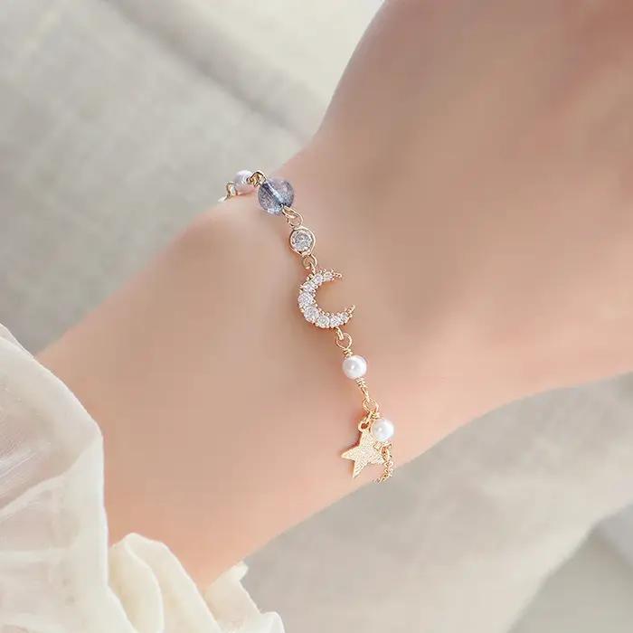 Bracelet bohème plaqué or 14 carats avec lune et étoile pour femme