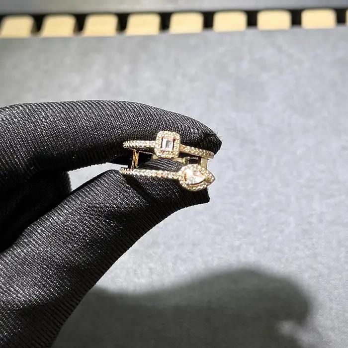 La bague en diamant en forme de goutte d'eau est d'une qualité haut de gamme et exquise