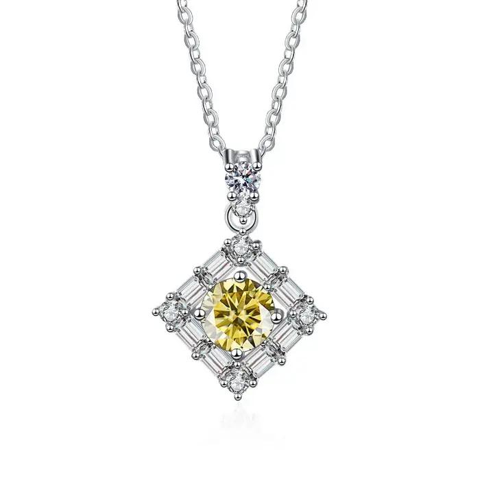 Collier de moissanite pour femme en argent sterling 925, pendentif carré élégant, bijoux fins de luxe, cadeau pour anniversaire