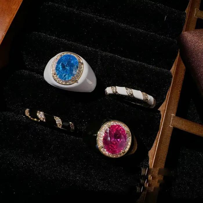 Bague en émail avec pierre précieuse rose carmin pour femme