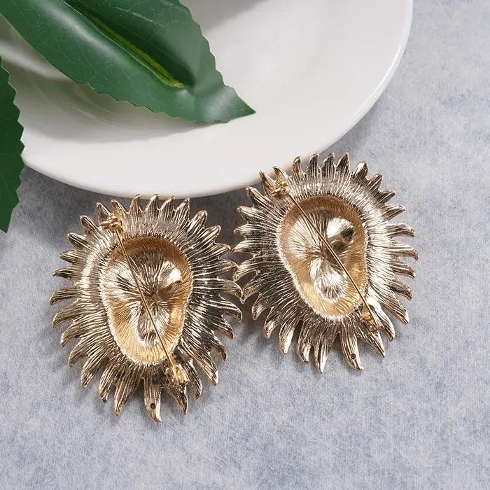 Broche Tête de Lion, Bijou Statement pour Tenues Élégantes