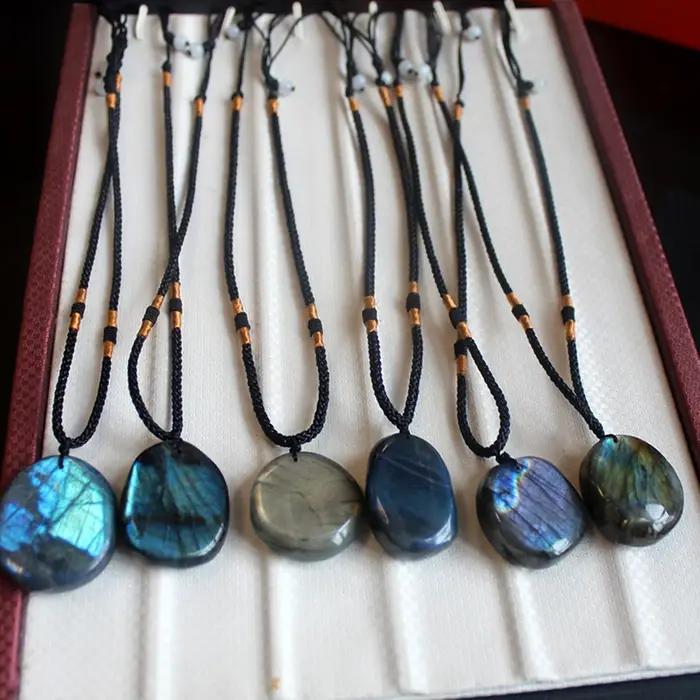 Collier avec Pendentif en Pierre de Lune Naturelle Labrumen