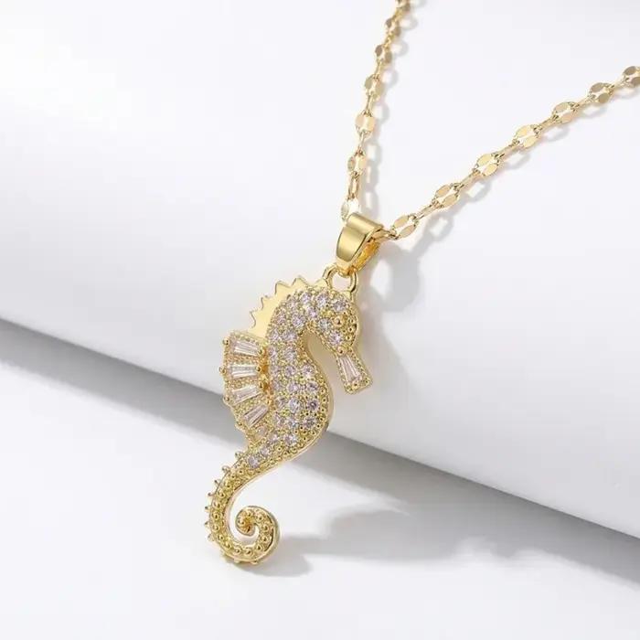 Collier Petit Hippocampe - Chaîne de Clavicule Luxe Léger et Élégant - Pendentif Polyvalent Motif Animal en Acier Titane pour Femme