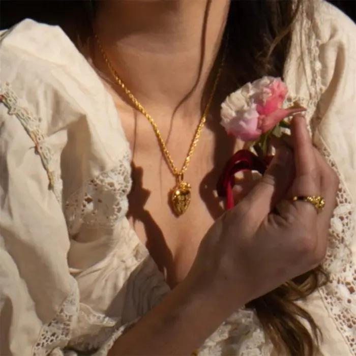 Collier à ouverture carrée pour album de fleurs d'amour