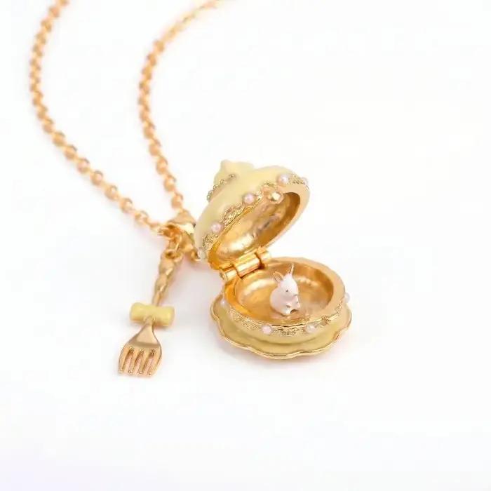 Collier pendentif mini boîte à gâteau mignonne avec anneau, émail fait main, pendentif dessert avec petite fourchette, bijoux esthétiques Kawaii pour femmes