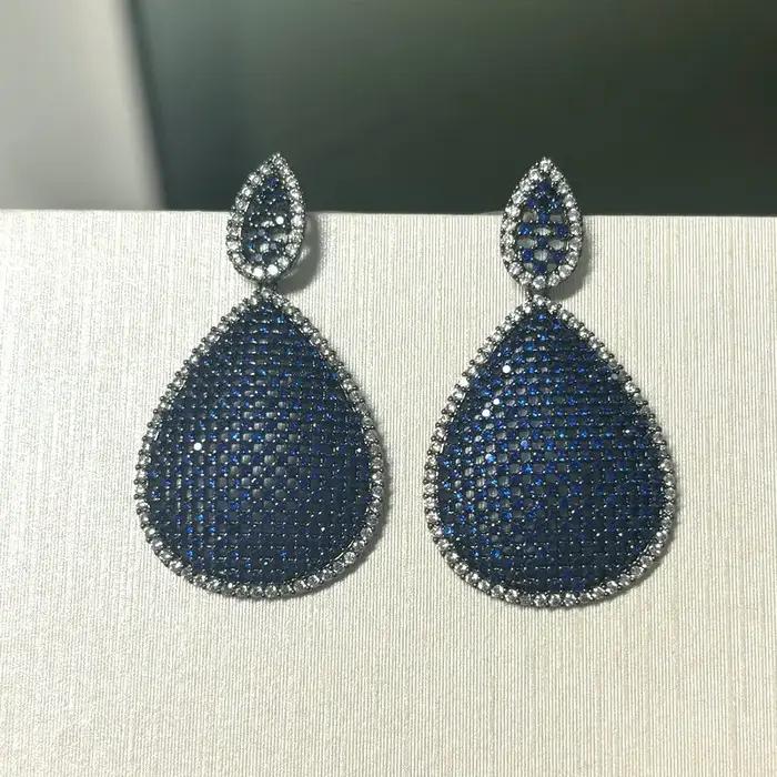 Boucle d'Oreille Ovale en Zircone Bleu Royal Élégante avec Motif Végétal pour Femme Occasions Spéciales