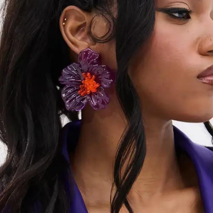 Boucles d'oreilles tendance en résine colorée pour femmes