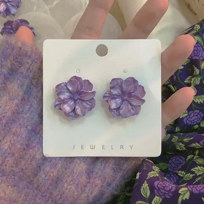 Boucles d'oreilles élégantes fleur de gardénia résine or clair bijoux féminins pour femmes occasions spéciales