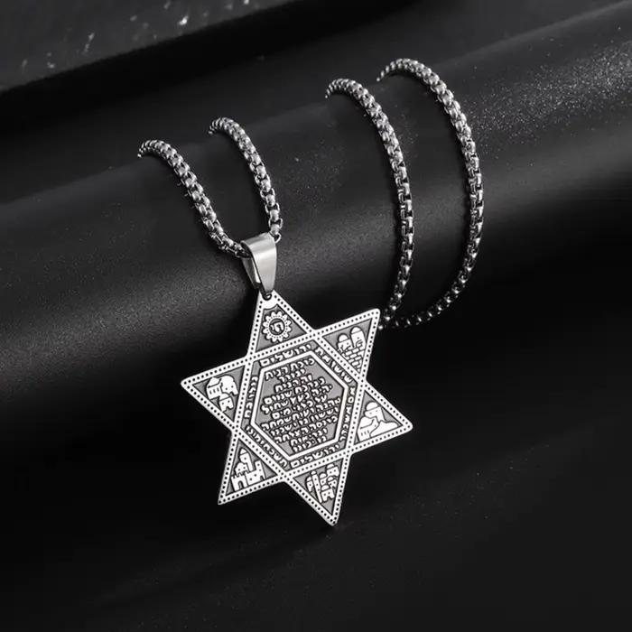 Collier pendentif étoile de David avec script hébreu