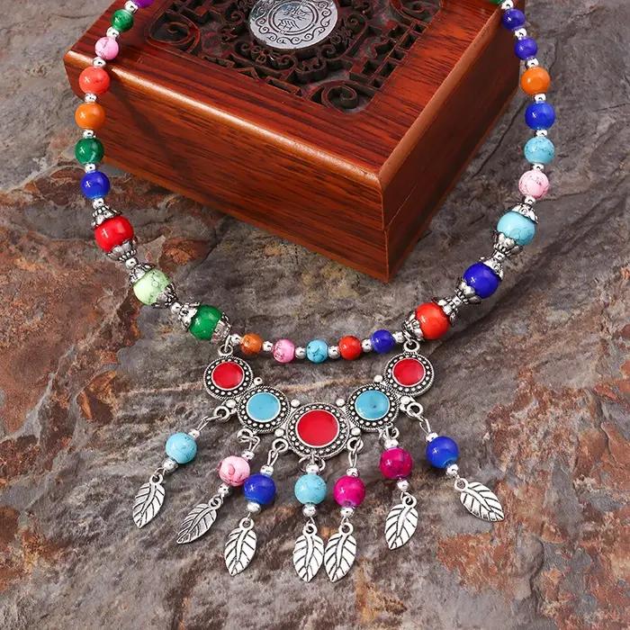 Collier ras du cou Aihua en pierre turquoise bohème pour femme