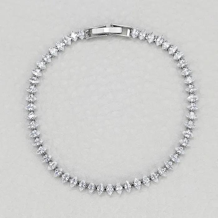 Nouveau Marquise ovale carré coupe luxe couleur argent sur la main Tennis Bracelet