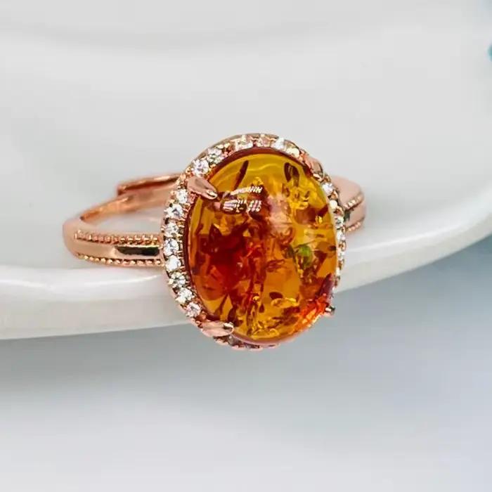 Bague en ambre naturel de la Baltique pour femme, pierre rouge semi-précieuse, bague de cocktail ajustable, bijou pour soirées et occasions spéciales
